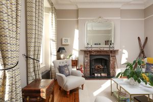 Sitting Room- click for photo gallery